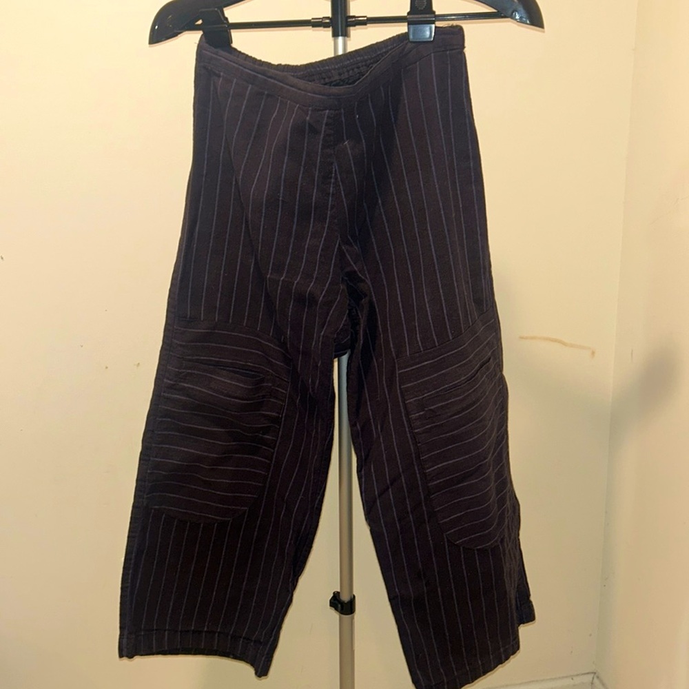 Tulip barrel pants.  
Size medium